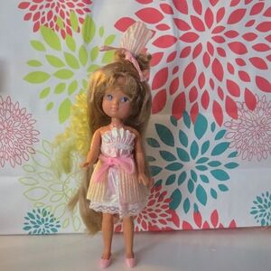 Lady Lovely Locks - Enchanted Island - Maiden Fair Hair